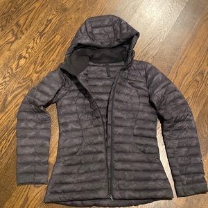Lulu Lemon Pack it Down jacket size 6, incognito camo (black), like-new